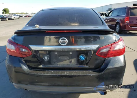 2017 Nissan Altima 2.5 z USA, uszkodzony, nr VIN 1N4AL3AP4HC212375